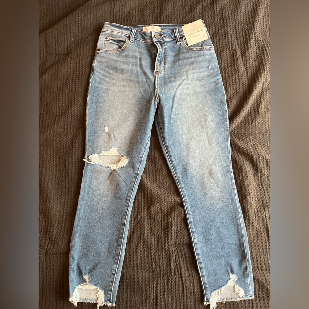 Abercrombie Curve Love The Super Skinny Ankle High Rise. Size 29